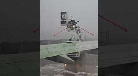 De-icing Malta Air B737 Max8 #ryanair #deicing