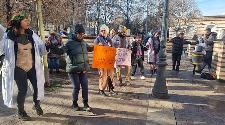 Protesters Demand Access to Free Public Bath, Toilet and Laundry Facilities for Rough Sleepers