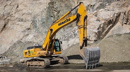 Komatsu: The Cheaper Japanese Rival To Caterpillar At 9.6x TTM P/E (OTCMKTS:KMTUY)