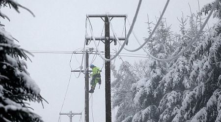 Ireland weather: Tens of thousands without power and schools close as cold snap persists