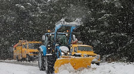 Ireland weather updates: Tens of thousands without power and some schools closed with cold snap set to last until Friday 