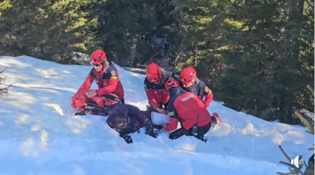 Record Number of Mountain Rescues in 24 Hours: 100 Hospitalized