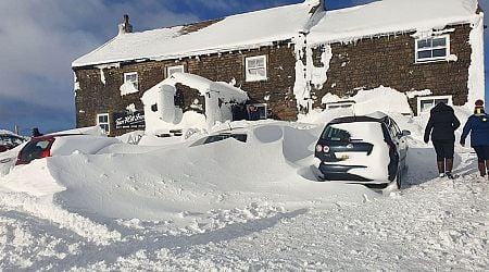 Over 30 people snowed in at pub after 'ignoring' weather warnings