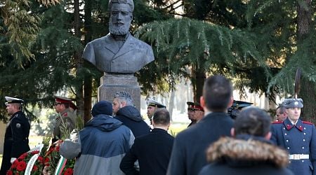 Bulgarians Bow Before National Hero Hristo Botev on 177th Birth Anniversary