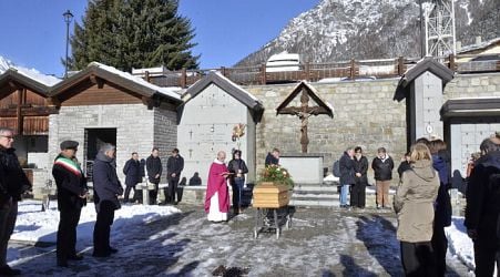 Relatives visit graveyard to find graves moved