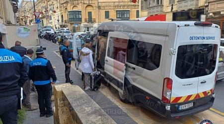  Police arrest 20 people found to be residing irregularly in Gozo 