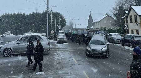 'Community spirit is still alive and well': Tipperary village rallies to clear heavy snow for funeral