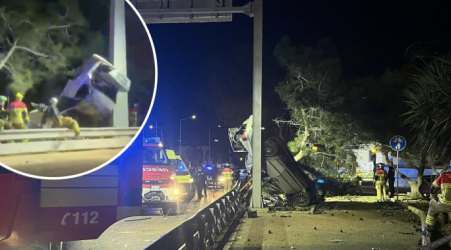  Man, 25, dies after car smashes into tree, metal signpost 