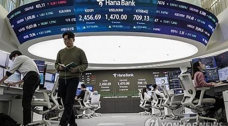 Seoul shares open higher on tech gains