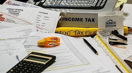 Income tax slab for AY 2025-26: Which is better, the old tax regime or the new tax regime?