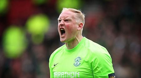 Ex-Leicester City goalkeeper tried to headbutt garda in boozy Dublin stag 'melee' 