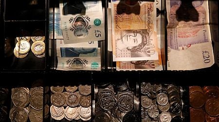 Sterling plunges for fourth day as bond yields surge