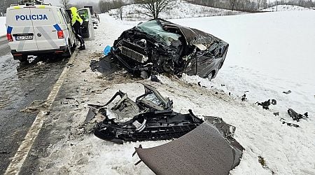 One fatality in big crash on Ventspils highway Friday