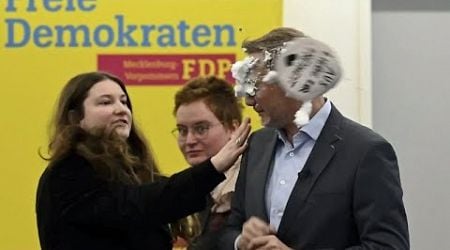 FDP-Chef Lindner bekommt Torte ins Gesicht