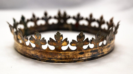 Medieval crowns of Eastern European royalty hidden in cathedral wall since World War II finally recovered