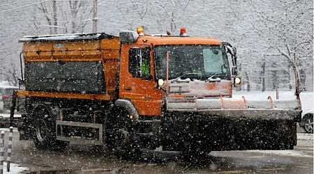 More than 170 machines are clearing snow in Sofia