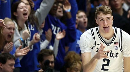 Flagg breaks Duke's freshman scoring record in win over Notre Dame