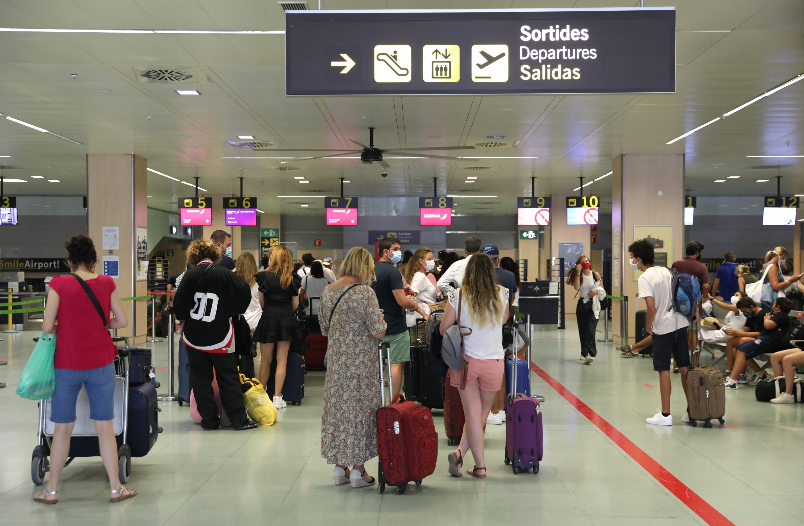Flights cancelled and delayed at major airport in Spain today due to issues with the runway