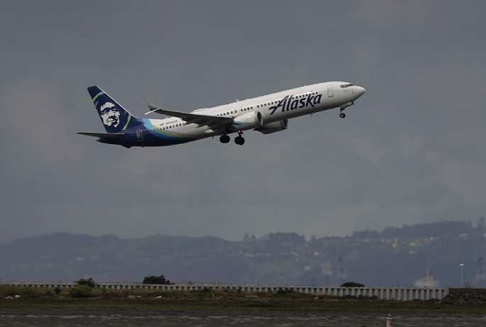Alaska Airlines flights resume after an hour of grounding
