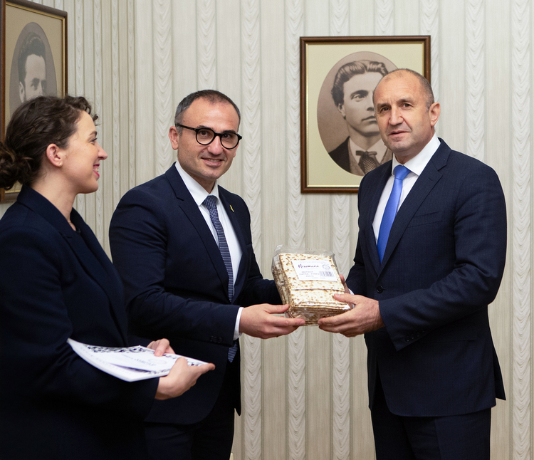 President Radev Confers with Bulgarian Jewish Community Representatives on Occasion of Pesach Holiday