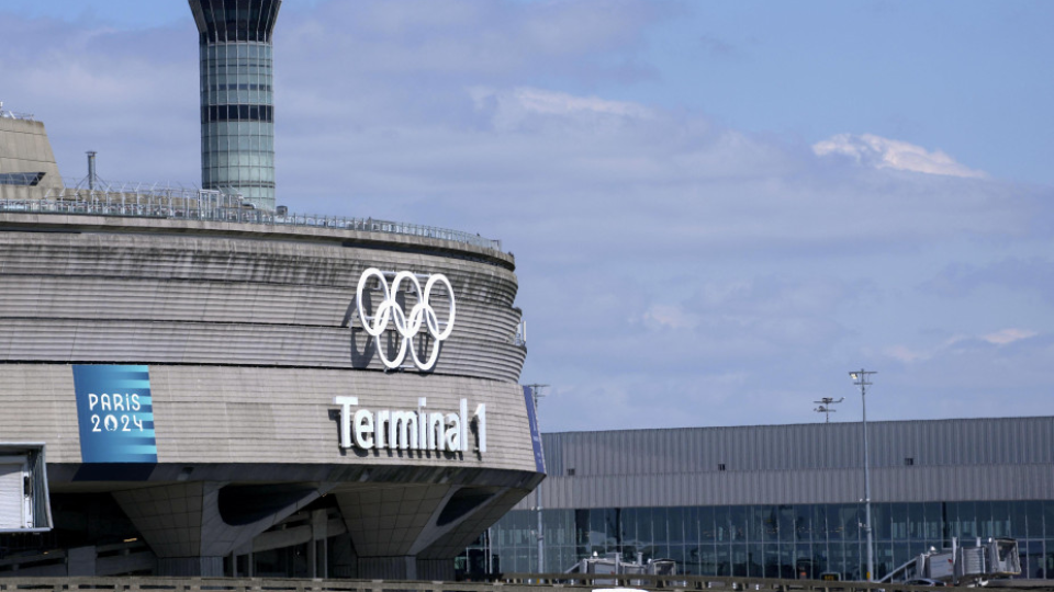 Olympic rings unveiled at Paris' main airport