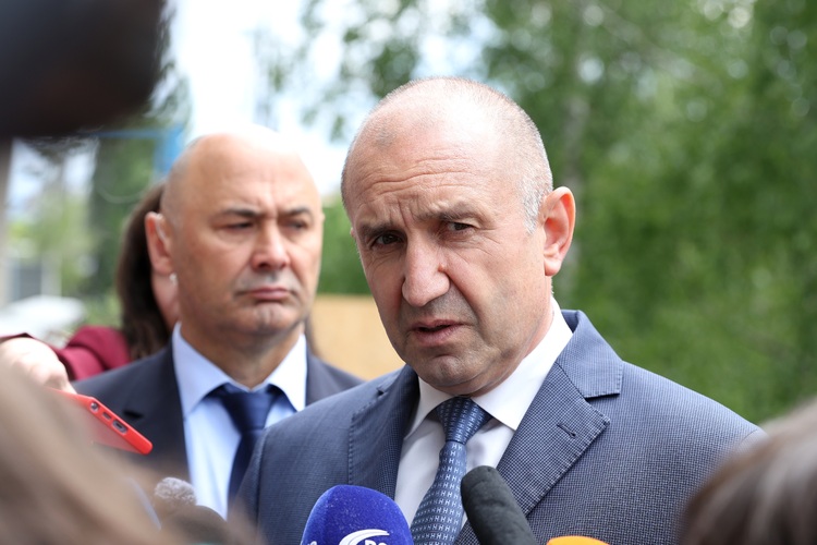 President Radev Urges MPs to Check What Gas Bulgaria Imports