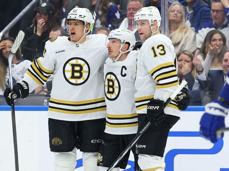 Marchand leads Bruins to Game 3 win over Maple Leafs