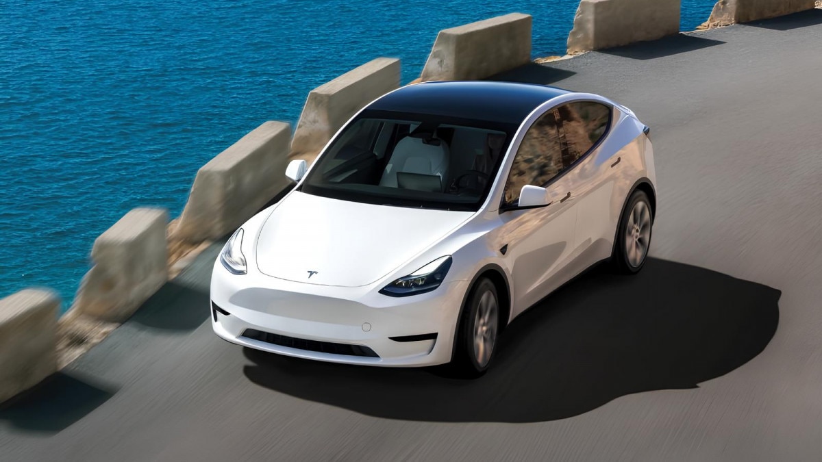Tesla presenta Model Y Long Range a trazione posteriore: si punta su prezzo e autonomia