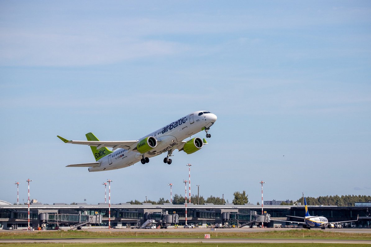 Latvian government to discuss buying airBaltic bonds