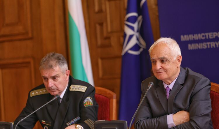 Defence Leaders Greet Bulgarian Military Abroad ahead of Armed Forces Day