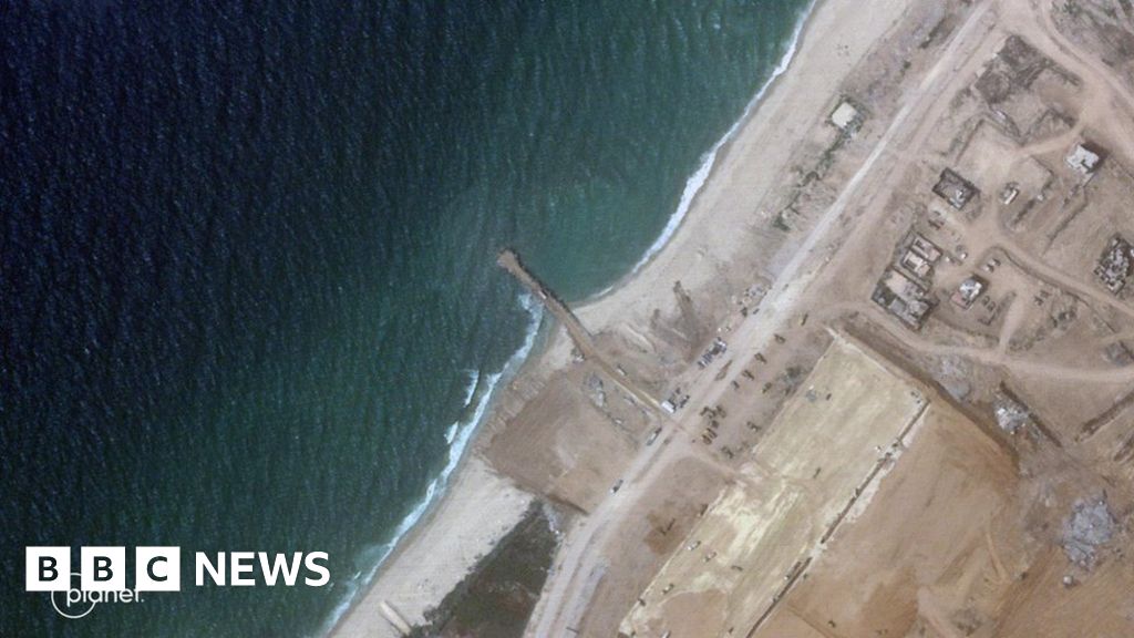 US military begins building Gaza aid pier
