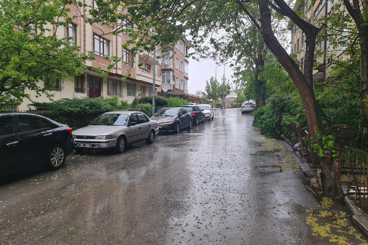 Torrential Rain Destroys Roads, Causes Damage to Homes in Ankara