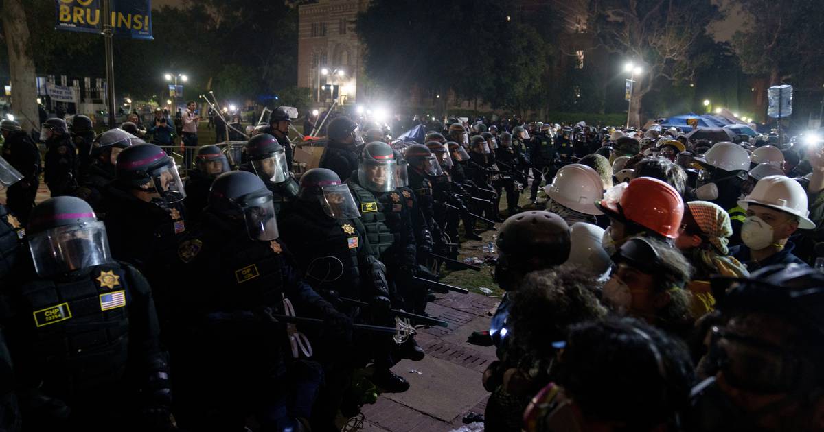 Joe Biden denounces violent campus protests after police storm pro-Palestinian camp at UCLA 