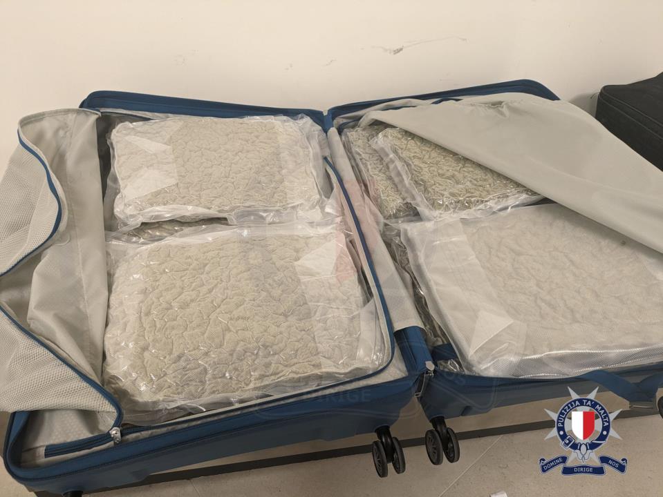 Woman arrested with 15kg of cannabis in luggage