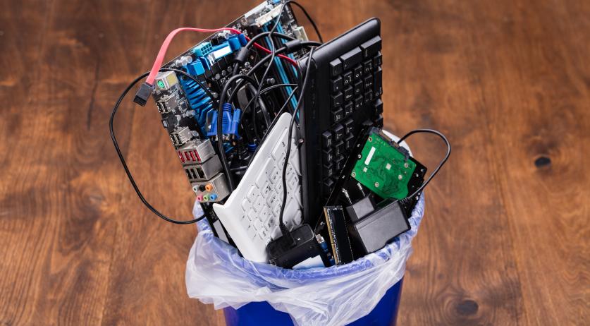 The average person in the Netherlands still throws away too much electrical waste