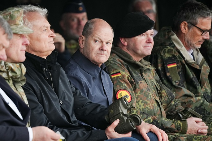 Scholz assures NATO partners in Baltics of German military support