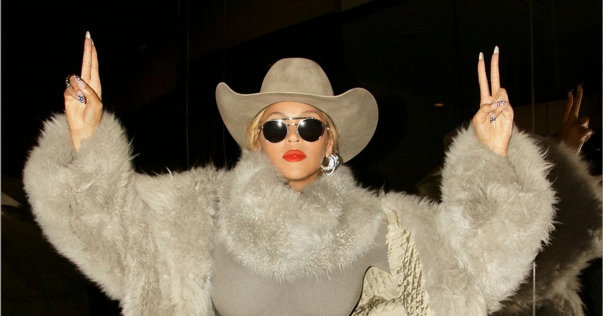 Beyonce bares booty in fur coat with leather chaps for sizzling snap
