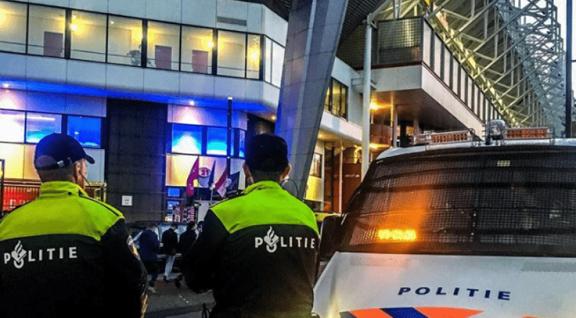 PSV championship: 100,000 celebrate in Eindhoven; One woman run over by police van