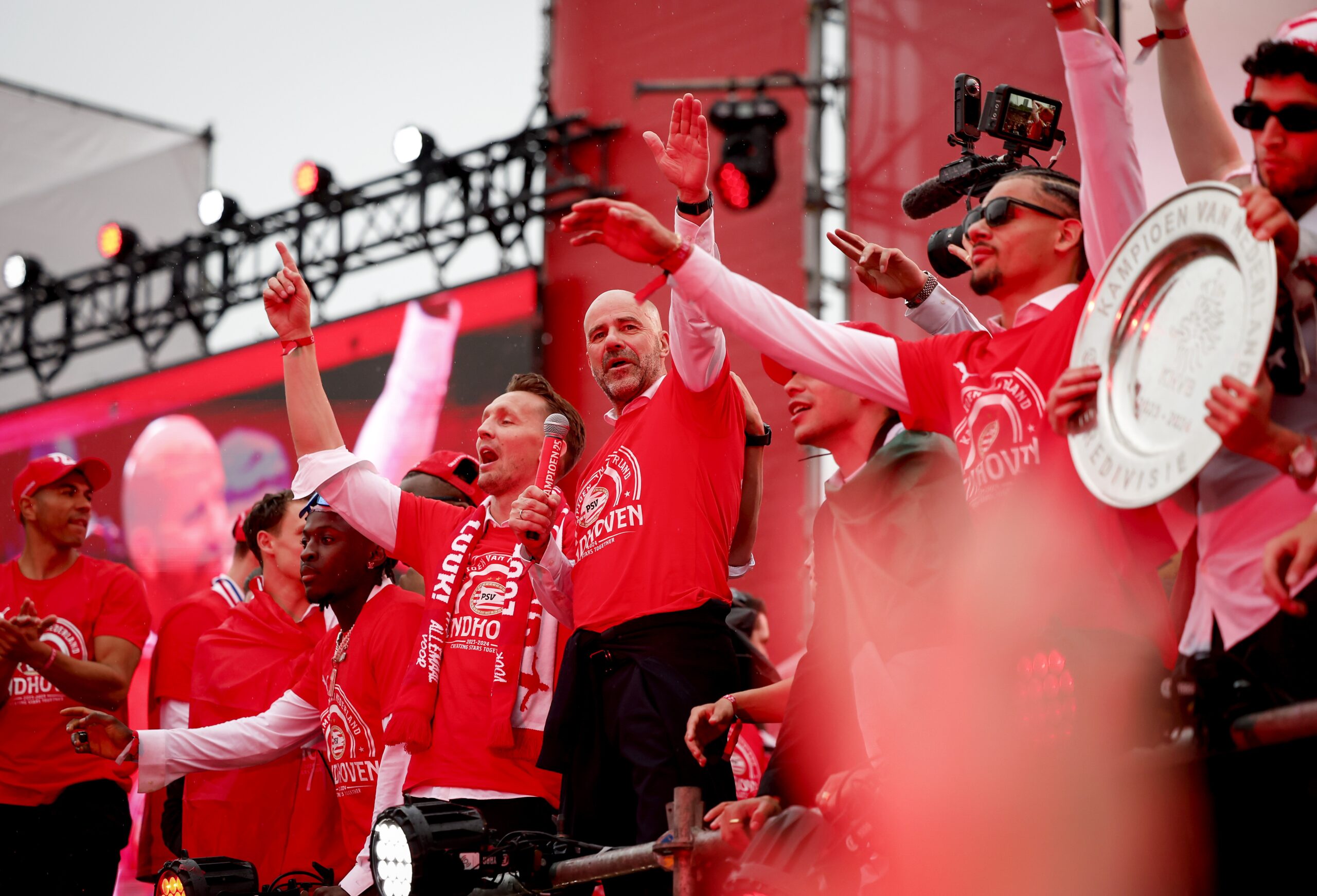PSV fans pack town hall square to celebrate 25th league title