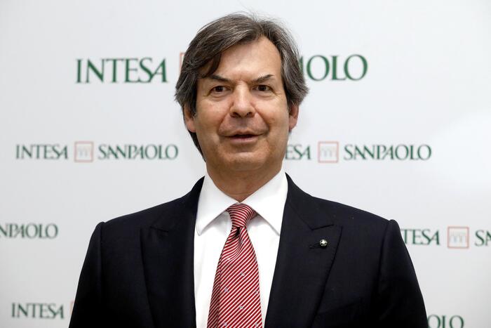 Intesa posts higher-than-expected Q1 profit of 2.3 bn