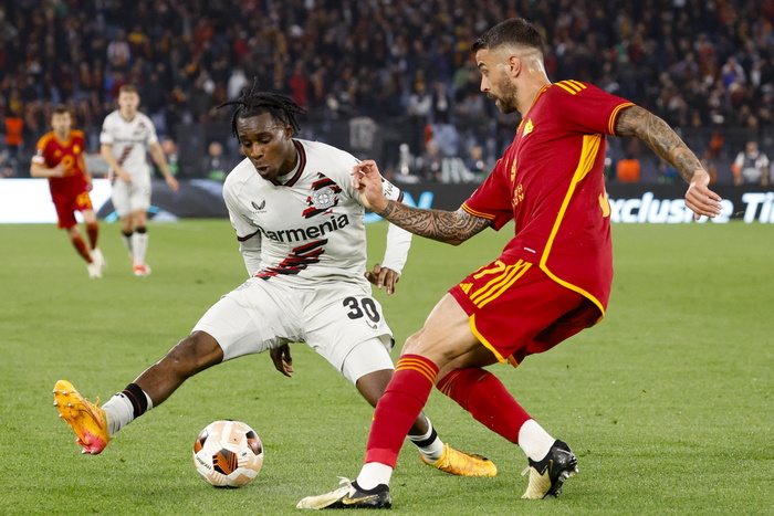 Soccer: Roma face tough task to reach UEL final