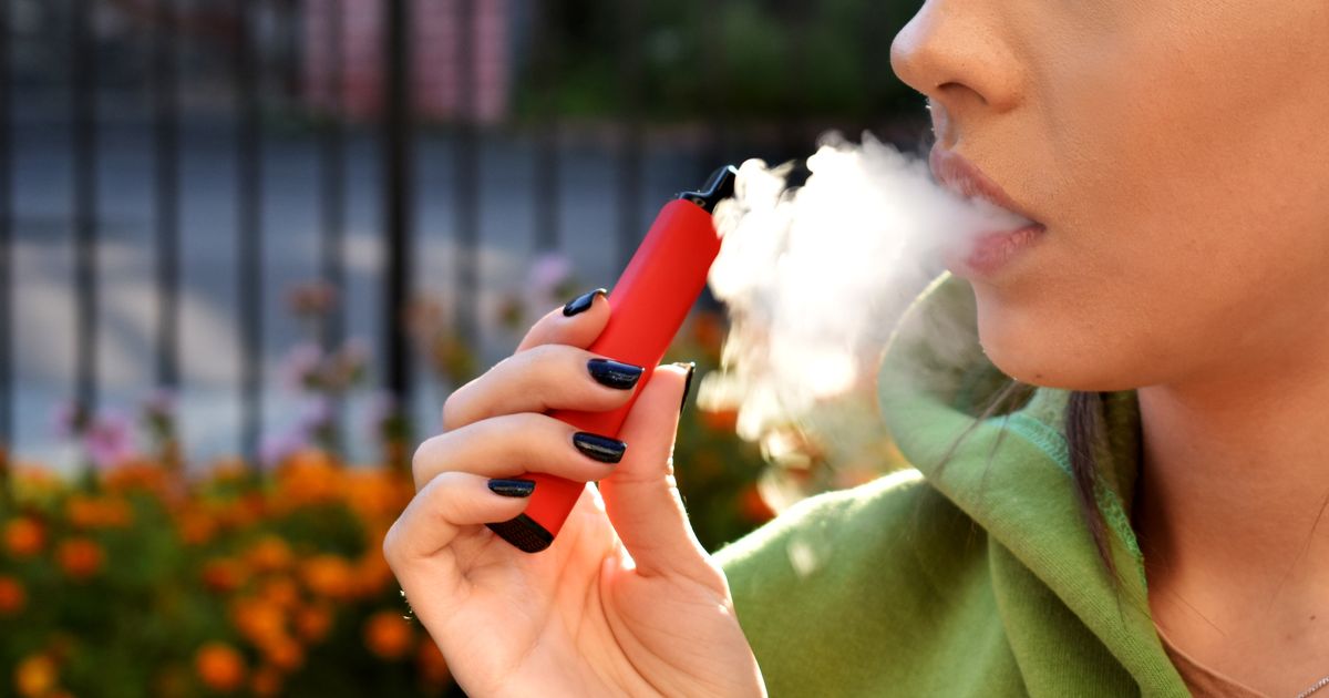 Vape warning as Irish study suggests cancer and lung injuries 'almost a certainty' for long-term users