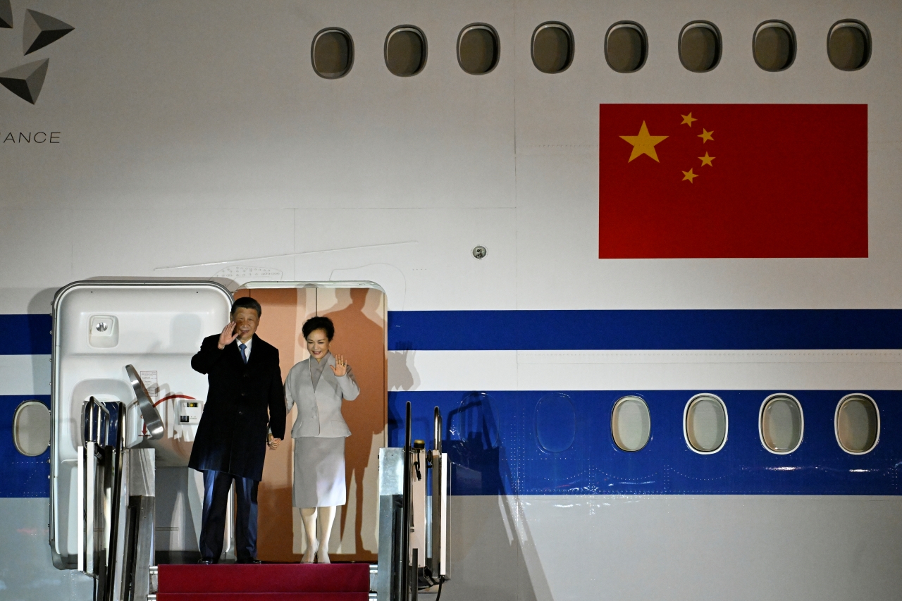 Chinese Head of State, Xi Jinping Lands in Budapest