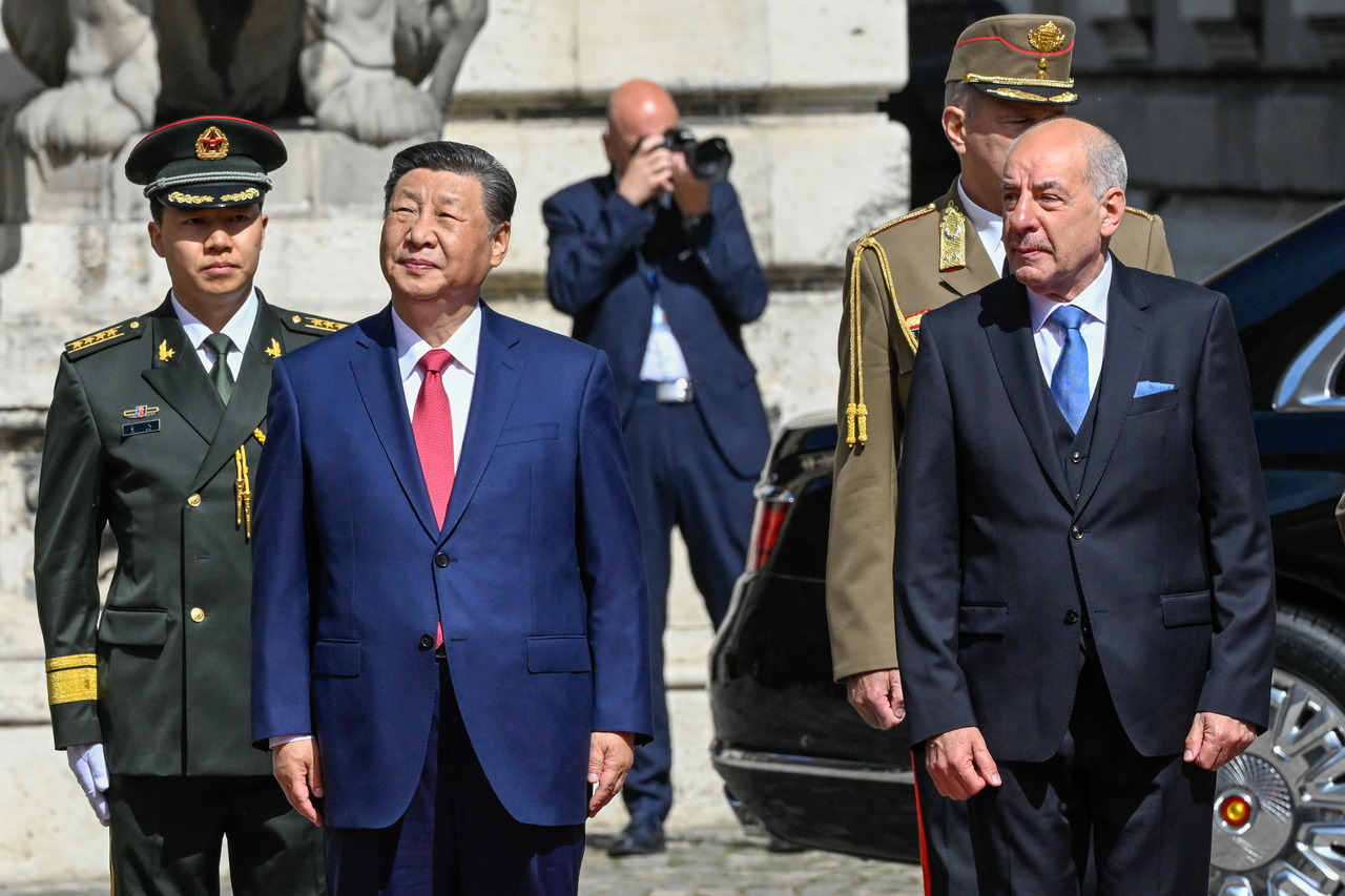 PHOTOS: Chinese President Xi Jinping received with military honours in Budapest