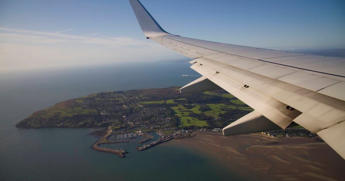 Emergency landing at Dublin Airport due to hydraulics issue with plane