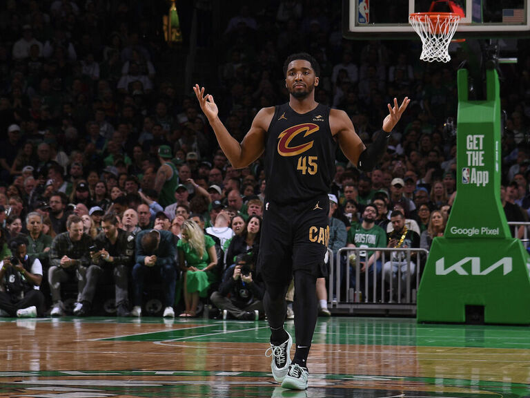 Cavs respond with Game 2 rout over Celtics to even series