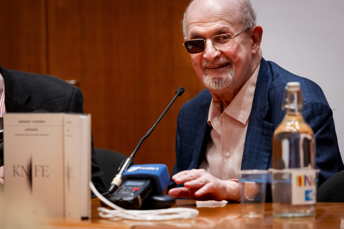 Rushdie, Saviano get standing ovation at Turin book fair