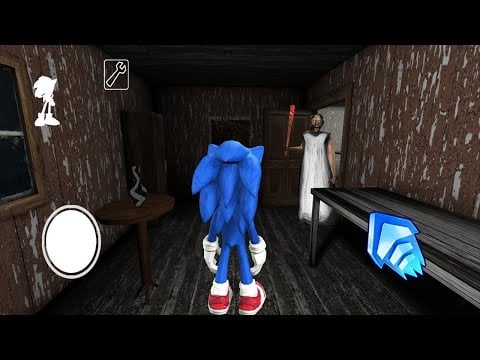 Playing as Sonic the Hedgehog in Granny&#39;s Old House | Sewer Escape Mod