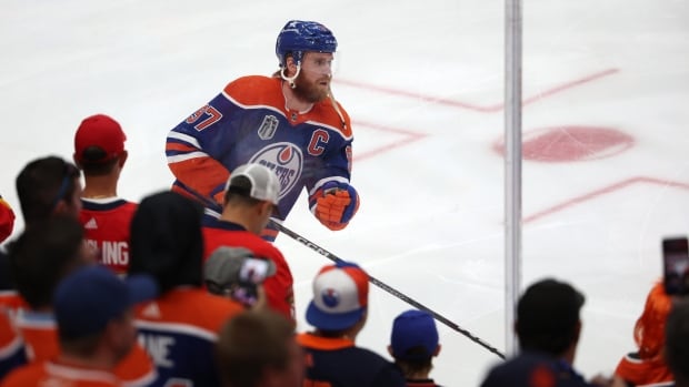 Oilers take on Panthers in do-or-die Game 4 of Stanley Cup final