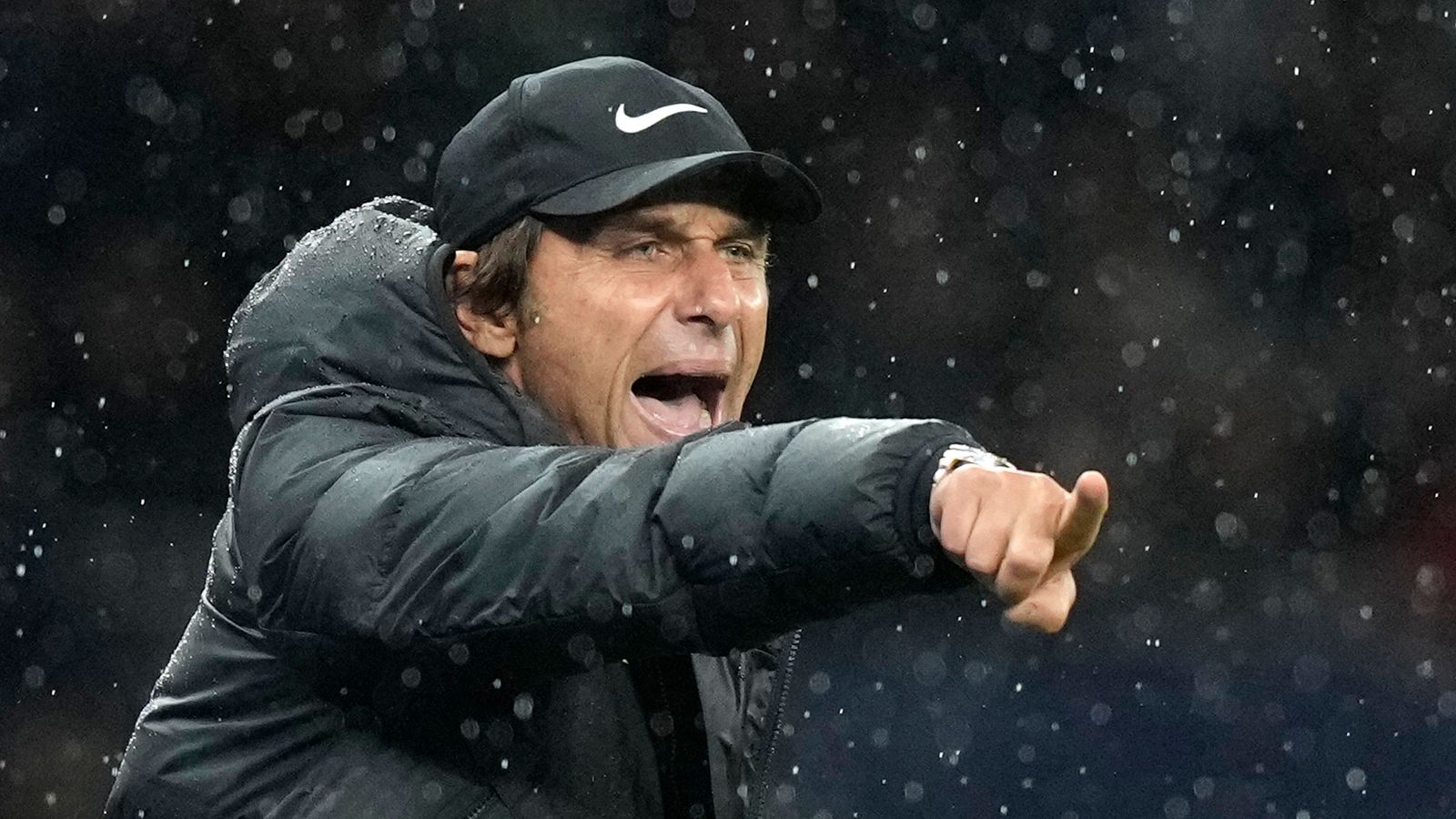 Napoli appoint Conte as head coach
